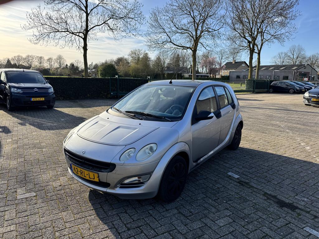 Smart Forfour 1.1 blackbasic (bj 2005), Auto's, Smart, Voorwielaandrijving, Elektrische ramen, Origineel Nederlands, Bedrijf
