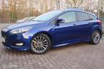 Ford Focus 1.0 EcoBoost ST Line CARPLAY, NAVI, TREKHAAK, Auto's, Ford, Gebruikt, Zwart, Blauw, 3 cilinders