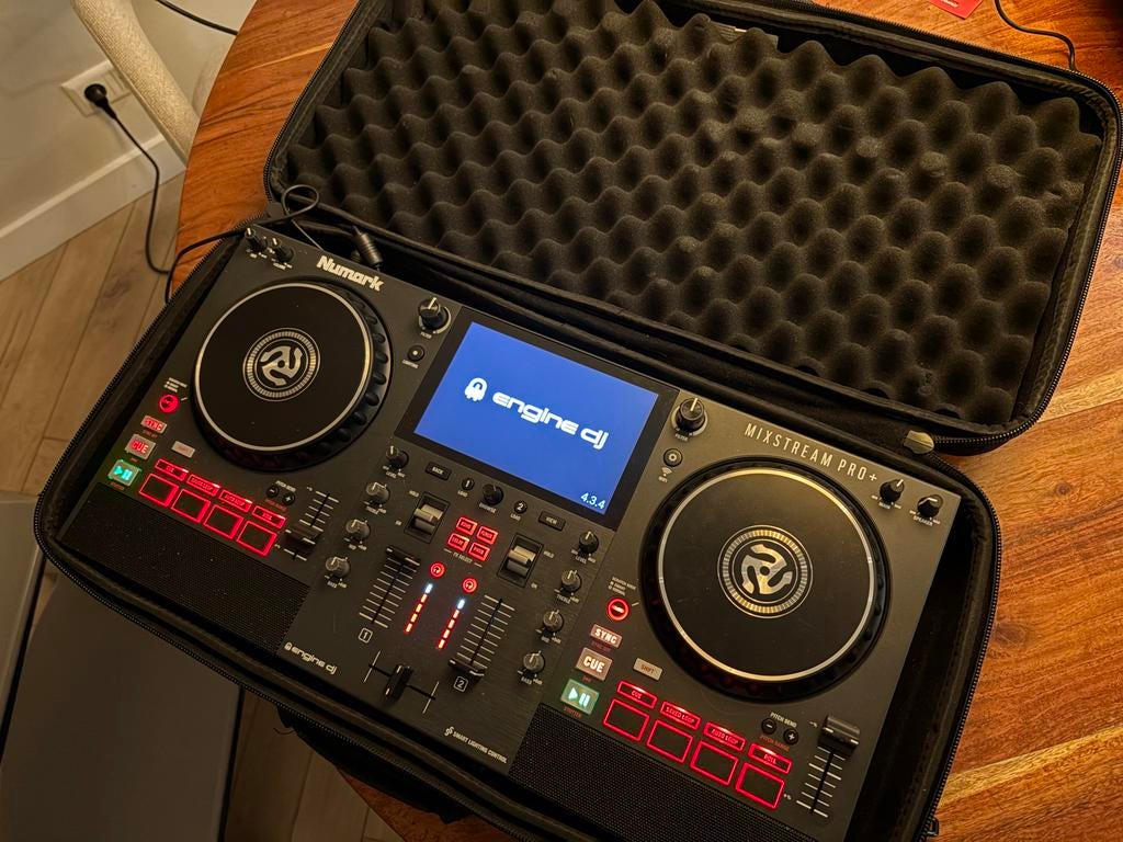 Numark Mixstream Pro+ DJ Controller met Case, Muziek en Instrumenten, Dj-sets en Draaitafels, Ophalen, Zo goed als nieuw, Dj-set