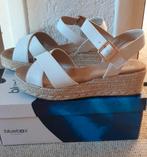 Nieuwe witte dames sandalen met hak  maat 39, Ophalen of Verzenden, Nieuw, Wit, Sandalen of Muiltjes