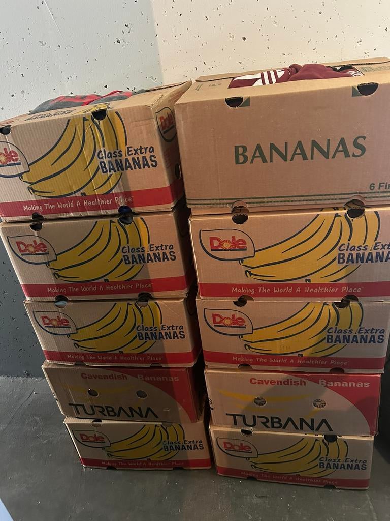 10 volle dozen rommelmarkt kleding, Ophalen, Zo goed als nieuw