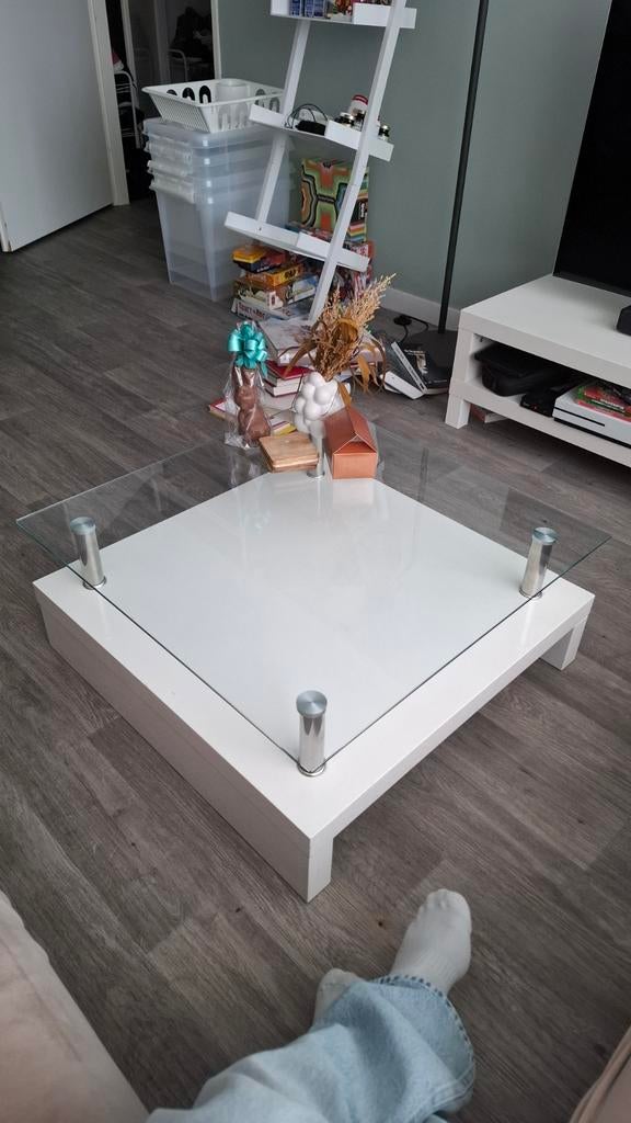 Gratis ophalen: Moderne salontafel met glazen blad, Huis en Inrichting, Tafels | Salontafels, Gebruikt, 50 tot 100 cm, Vierkant