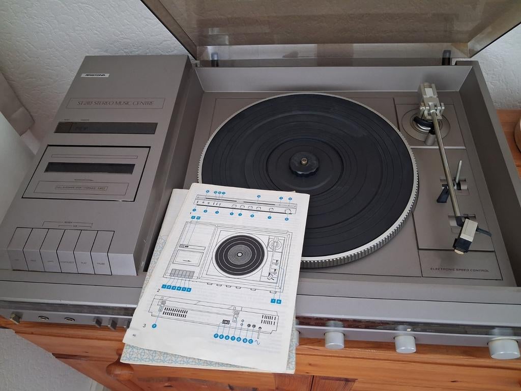 Oude tuner met platenspeler (cassettedeck defect helaas), Ophalen, Overige merken