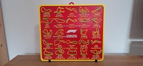 F1 kalender 2026 Ferrari stijl circuits, Ophalen of Verzenden, Nieuw, Formule 1