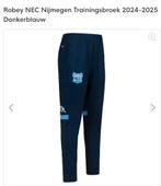 GEZOCHT: NEC Nijmegen trainingsbroek 2024-2025 (L/XL), Maat 52/54 (L), Blauw, Robey, Nieuw
