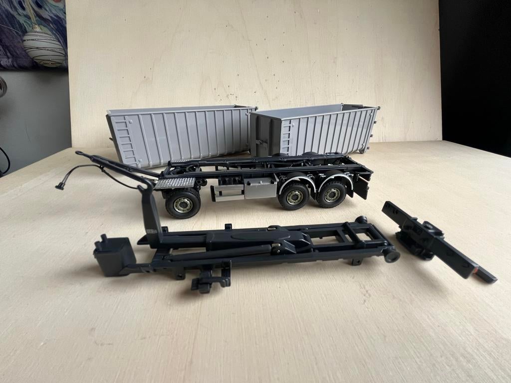 Tekno Modelbouw containers en truck opbouw met aanhanger, Ophalen of Verzenden, Gebruikt, Overige typen, Overige merken