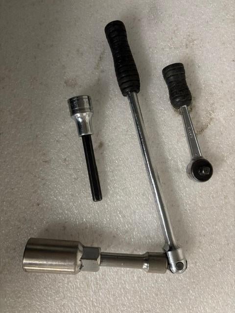 Facom ratel 1/4 - bougiesleutel - wringijzer – bitshouders, Auto diversen, Autogereedschap, Ophalen of Verzenden, Gebruikt