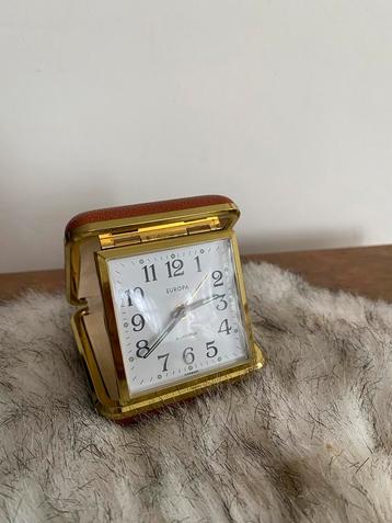 Bruine leren hardcover vintage reiswekker Europa 2 Jewels beschikbaar voor biedingen