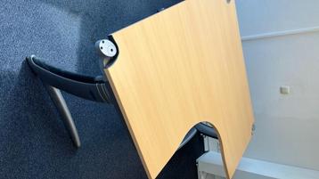Computer tafel/Bureau beschikbaar voor biedingen