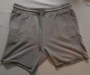 H&M zwarte korte damesbroek maat XL beschikbaar voor biedingen