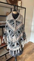Natural Market wollen poncho zgan uni size, Kleding | Dames, Bodywarmers, Natural Market, Ophalen of Verzenden, Zo goed als nieuw