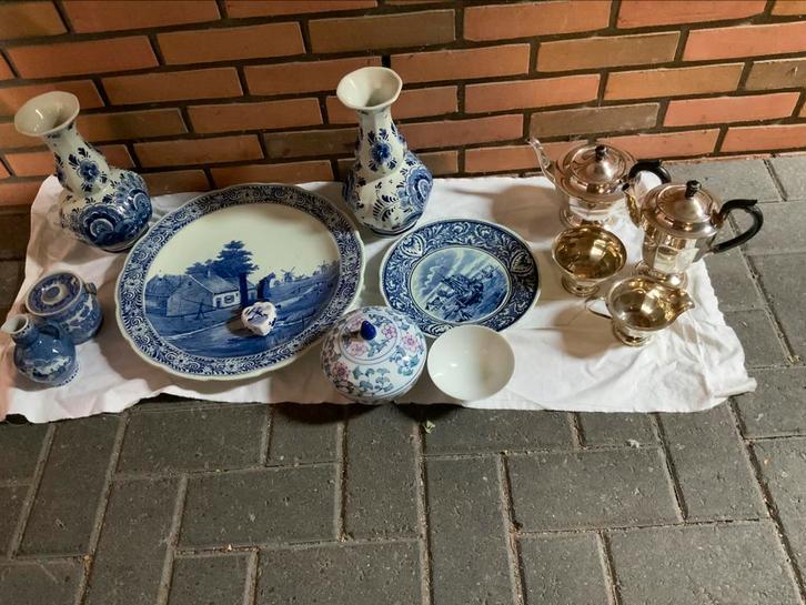 TE KOOP KRAT MET VEEL DELFTS BLAUW, Huis en Inrichting, Woonaccessoires | Schalen en Manden, Zo goed als nieuw, Schaal, Overige vormen