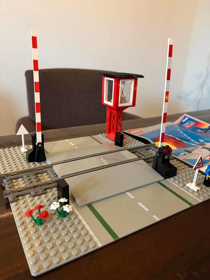 Lego 9 v spoorweg overgang-manuel level crossing nr 4539, Kinderen en Baby's, Speelgoed | Duplo en Lego, Zo goed als nieuw, Lego