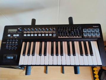 Roland A-300PRO midi keyboard beschikbaar voor biedingen