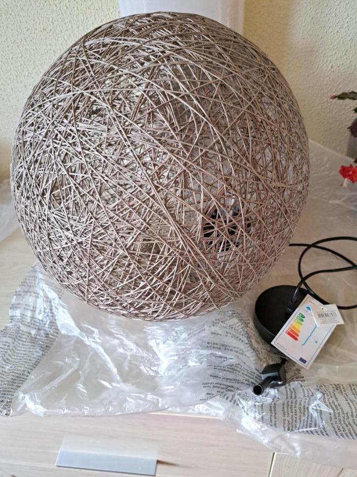 Nieuwe rotan/ritten hanglamp, merk Xenos, diameter 40 cm., Huis en Inrichting, Lampen | Hanglampen, Nieuw, Minder dan 50 cm, Kunststof