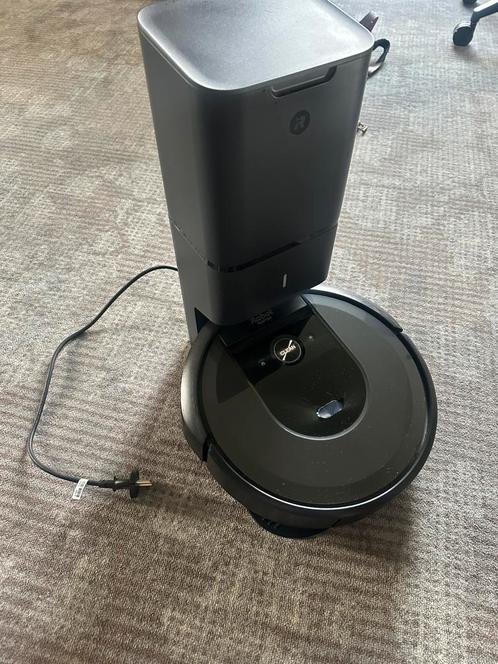 Roomba I7 met cleanbase, Witgoed en Apparatuur, Stofzuigers, Gebruikt, Robotstofzuiger, Ophalen