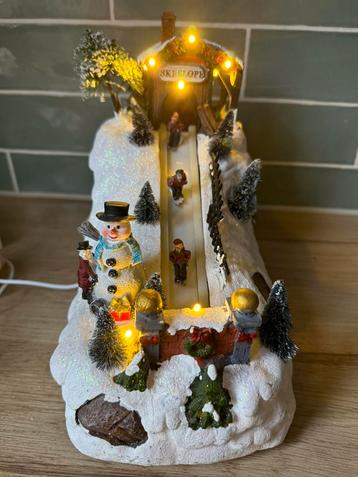 Kerstdorp skihelling ⛷️en🎵       Perfecte staat! beschikbaar voor biedingen
