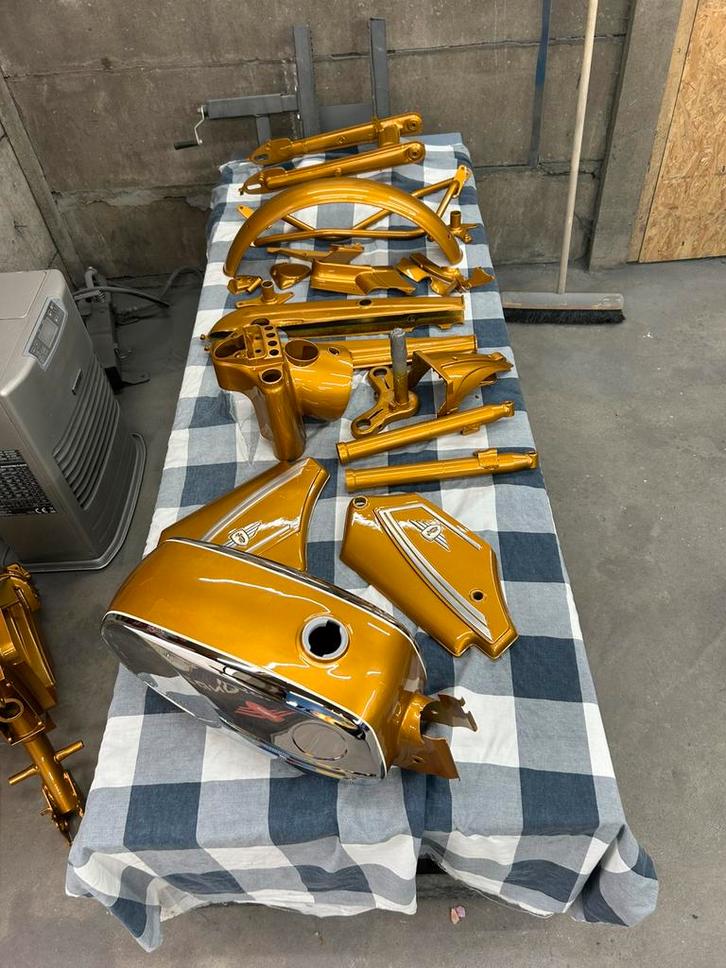 Maak je zundapp weer als nieuw, Fietsen en Brommers, Brommeronderdelen | Zundapp, Zo goed als nieuw, Zadel, Ophalen of Verzenden