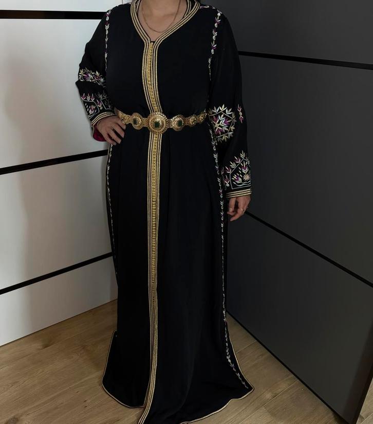 Zwarte kaftan met borduursel, Kleding | Dames, Gelegenheidskleding, Zo goed als nieuw, Overige typen, Maat 38/40 (M), Zwart, Ophalen of Verzenden