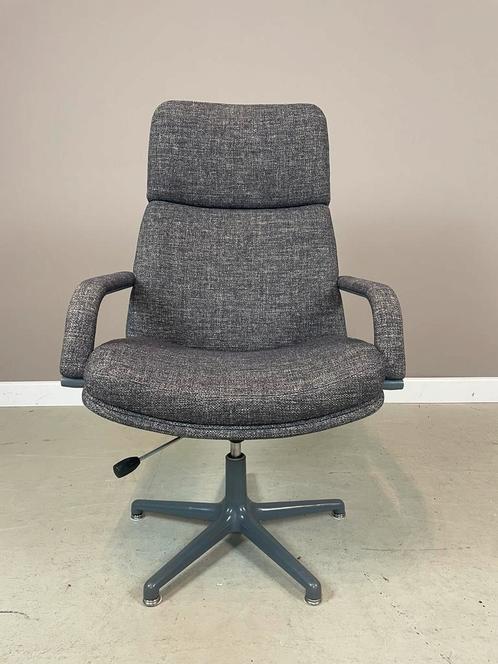 Artifort F154 swivel chair Geoffrey D. Harcourt met gasveer, Huis en Inrichting, Fauteuils, Gebruikt, Stof, Ophalen