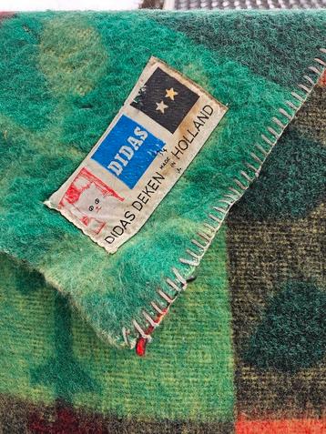vintage deken wol 170 x 230 beschikbaar voor biedingen