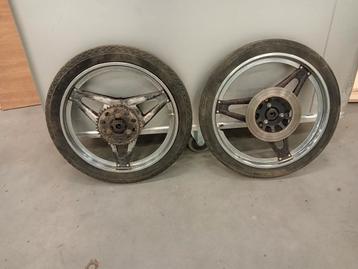 Mooie set wielen honda mb5 mb8  beschikbaar voor biedingen