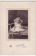 Kabinetfoto baby door E v.d. Kerkhoff Arnhem / Amsterdam, Gebruikt, Foto, Voor 1940, Kind