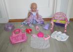 mooie set baby born 43 in elfen jurk + eetstoeltje luiertas, Ophalen of Verzenden, Zo goed als nieuw, Babypop