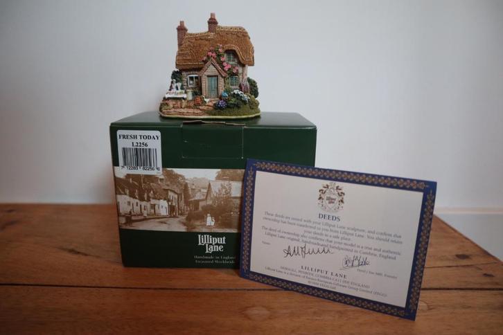 Lilliput Lane collectors club 1999 2000 Fresh Today, Verzamelen, Beelden en Beeldjes, Zo goed als nieuw, Overige typen, Ophalen of Verzenden