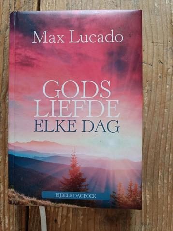 Gods liefde elke dag.   Dagboek.  beschikbaar voor biedingen
