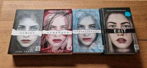 Slated boeken reeks Teri Terry nieuw, Boeken, Thrillers, Nieuw, Nederland, Ophalen of Verzenden