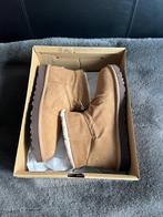 UGG Classic Mini Toggler Chestnut Bruin Maat 39 - Nieuw, UGG, Bruin, Verzenden, Lage of Enkellaarzen