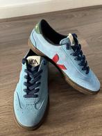 Veja Volley, Blauw, Ophalen of Verzenden, Sneakers of Gympen, Zo goed als nieuw