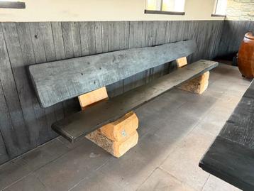Robuuste houten boomstam tuinbank zeer groot beschikbaar voor biedingen