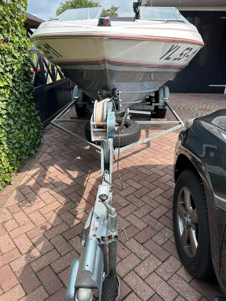 Bayliner 1850, Watersport en Boten, Speedboten, Zo goed als nieuw, 6 meter of meer, Benzine, 120 tot 200 pk, Polyester, Binnenboordmotor