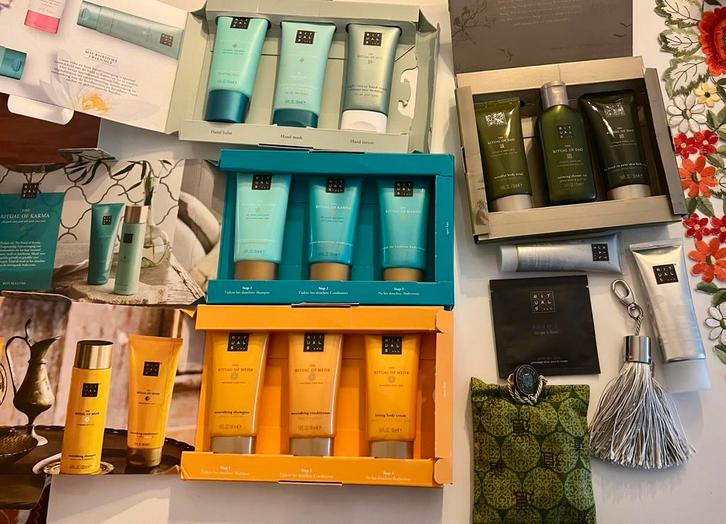 Nieuw Rituals setjes handcrème  body wasgel, Sieraden, Tassen en Uiterlijk, Uiterlijk | Lichaamsverzorging, Nieuw, Overige typen