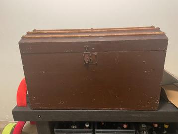 Houten kist beschikbaar voor biedingen