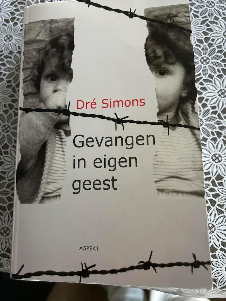 Gevangen in eigen geest - Indrukwekkend verhaal, Boeken, Biografieën, Gelezen, Overige, Ophalen of Verzenden