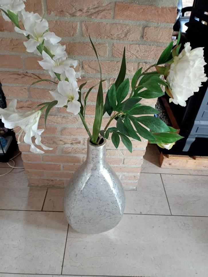 Vintage Aardewerk Vaas met Kunstbloemen, Huis en Inrichting, Woonaccessoires | Vazen, Gebruikt, Overige kleuren, Minder dan 50 cm