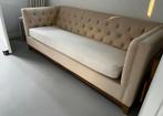 Elegante Riviera Maison Central Park beige bank met knopen, Huis en Inrichting, Banken | Sofa's en Chaises Longues, Ophalen, Gebruikt