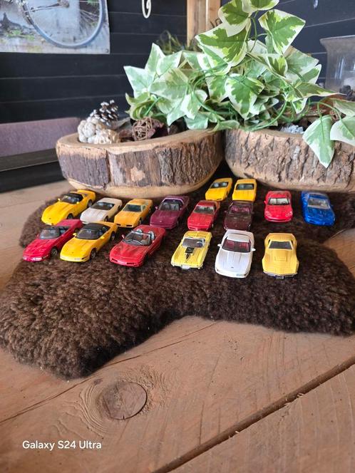 16 stuks verschillende Chevrolet Corvette, Hobby en Vrije tijd, Modelauto's | Overige schalen, Nieuw, Ophalen
