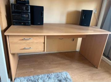 Bureau beschikbaar voor biedingen