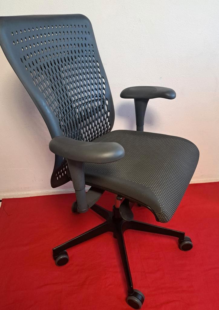 Luxy JOB ergoBack bureaustoel 
Smartback Bureaustoel
JOB, Huis en Inrichting, Bureaustoelen, Zo goed als nieuw, Zwart, Ophalen