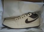 Nike Jordan 1 Low PRM, Kleding | Heren, Schoenen, Ophalen of Verzenden, Nieuw, Bruin