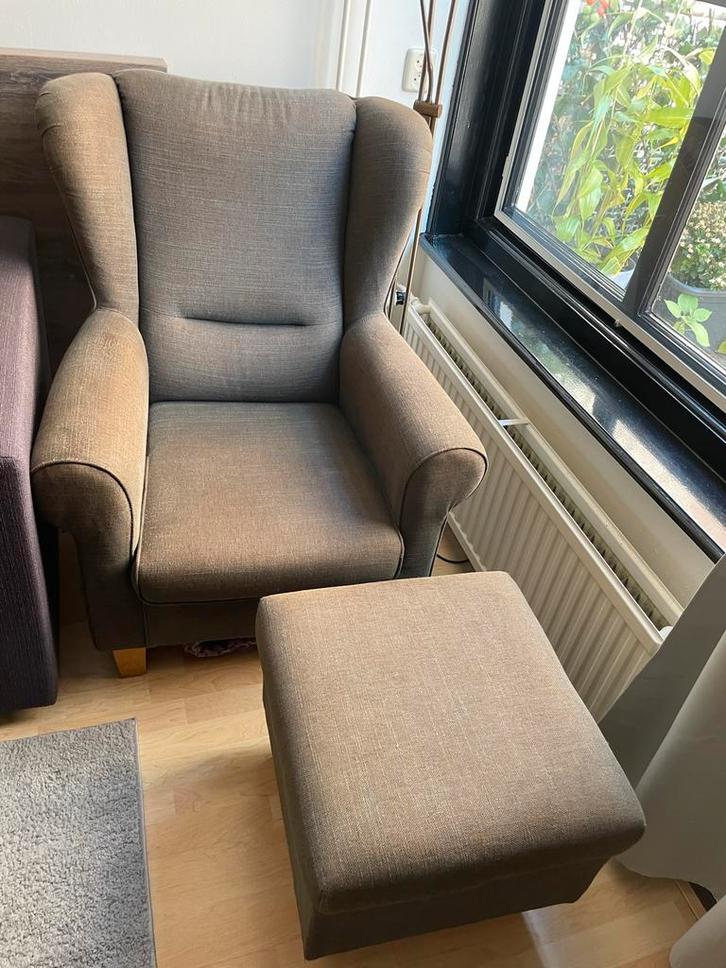 Grijze fauteuil met voetenbank, Huis en Inrichting, Fauteuils, Zo goed als nieuw, Stof, 75 tot 100 cm, Ophalen