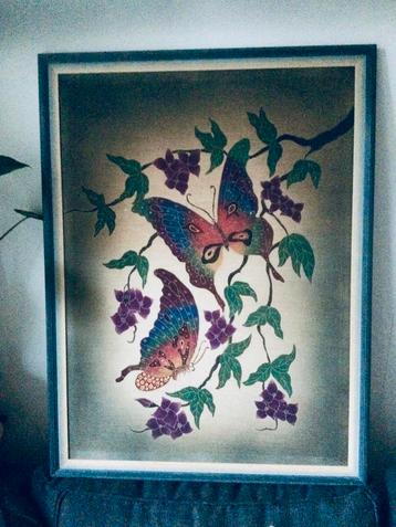 Batik schilderij vlinders op katoenen doek in lijst beschikbaar voor biedingen