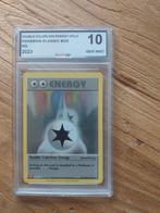 2023 Energy Double Color Holo PSA 10, Hobby en Vrije tijd, Verzamelkaartspellen | Pokémon, Ophalen of Verzenden, Zo goed als nieuw