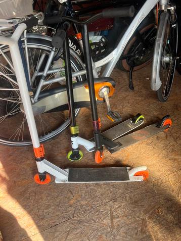 2 stunt steps. Z.g.a.n. beschikbaar voor biedingen