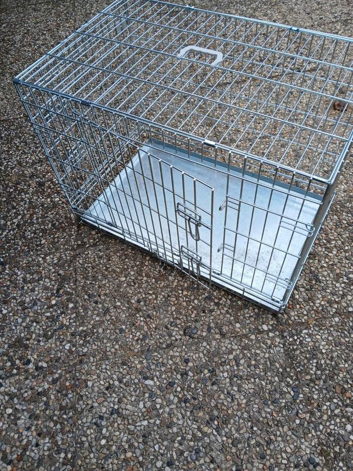 Zeer solide bensch., Dieren en Toebehoren, Hondenbenches, Zo goed als nieuw, Ophalen of Verzenden
