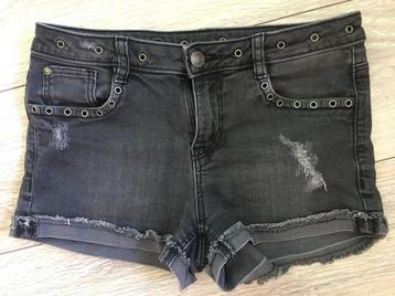 Korte spijkerbroek studs en stretch 38 beschikbaar voor biedingen